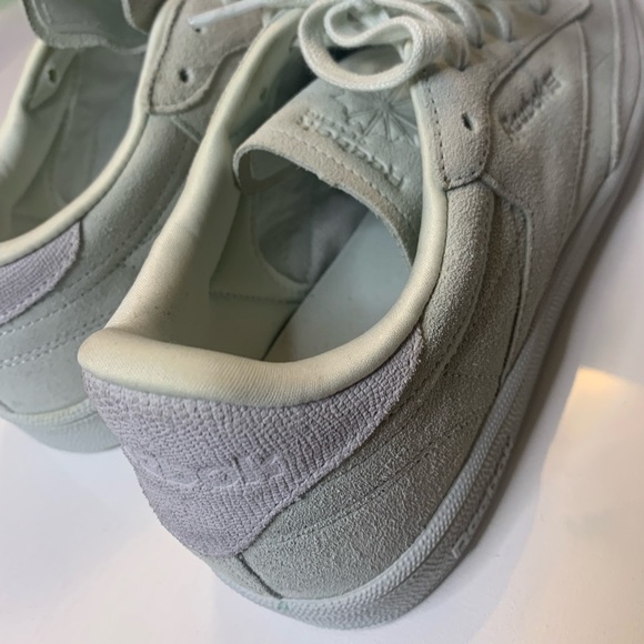 Reebok - Picture 3 of 5